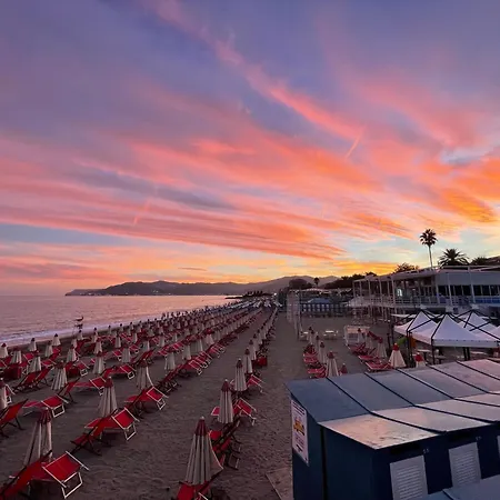 Blue&red Savona